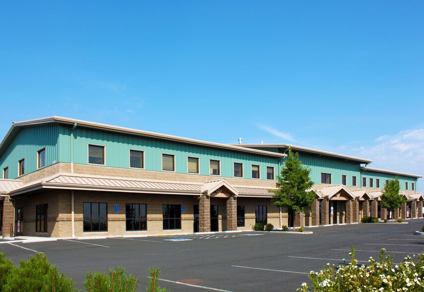 More Photos Of 2500 NE Twin Knolls Dr, Bend Medical For Lease