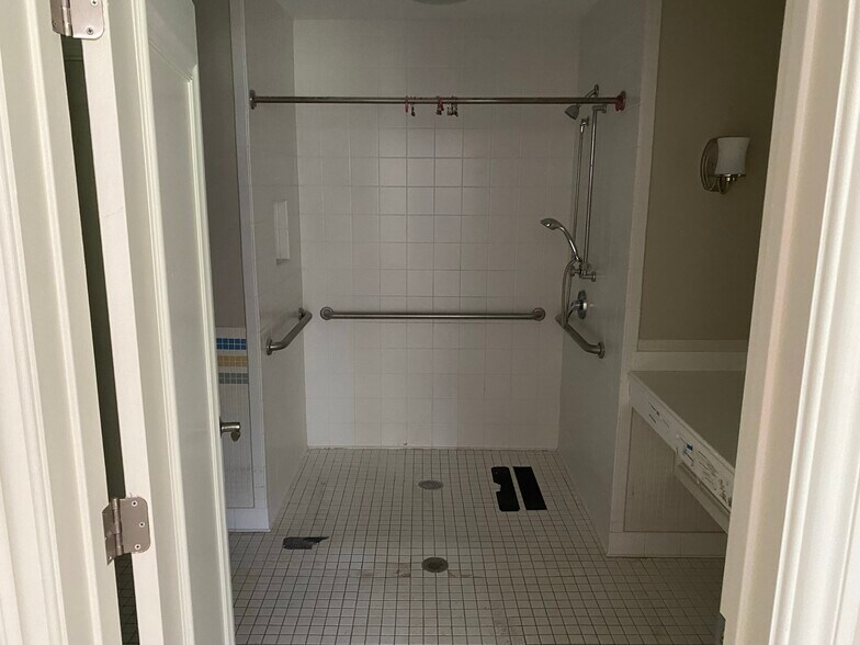 More Photos Of 1851 Old Donation Pky, Virginia Beach Assisted Living For Sale