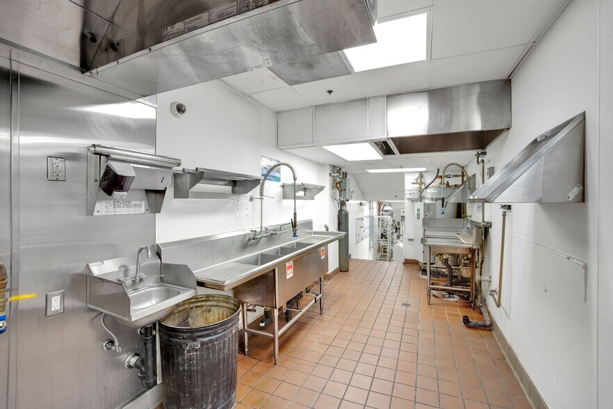 More Photos Of 701 W 7th St, Los Angeles Apartments For Lease