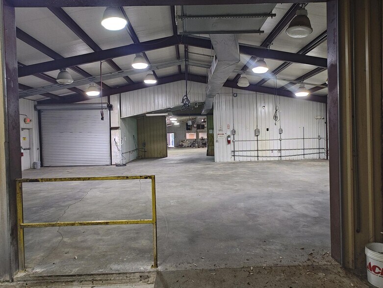 More Photos Of 506 N Conecuh St, Greenville Warehouse For Lease