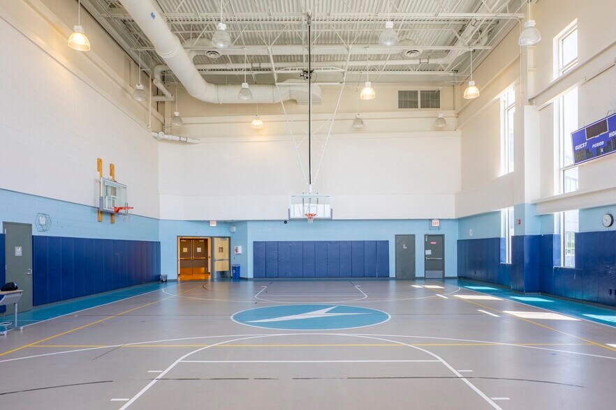 More Photos Of 2829 N Milwaukee Ave Ave, Chicago Schools For Sale