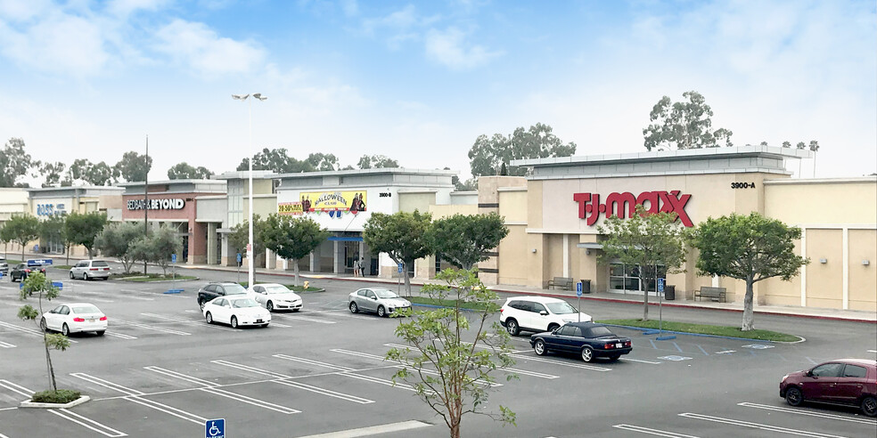 Primary Photo Of 3900-3940 S Bristol St, Santa Ana Unknown For Lease