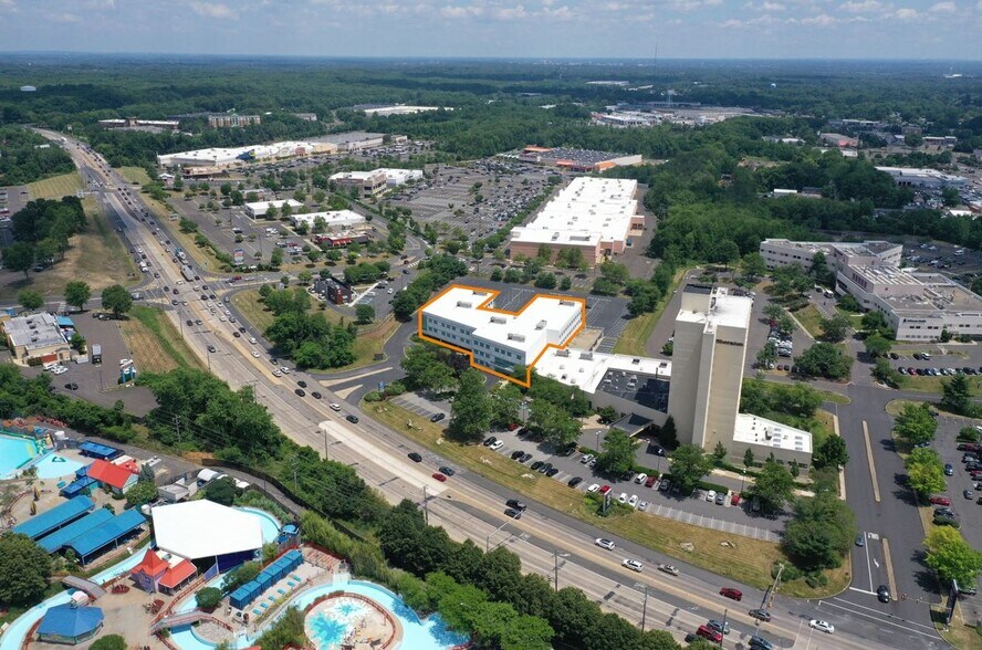 More Photos Of 444 Oxford Valley Rd, Langhorne Medical For Sale