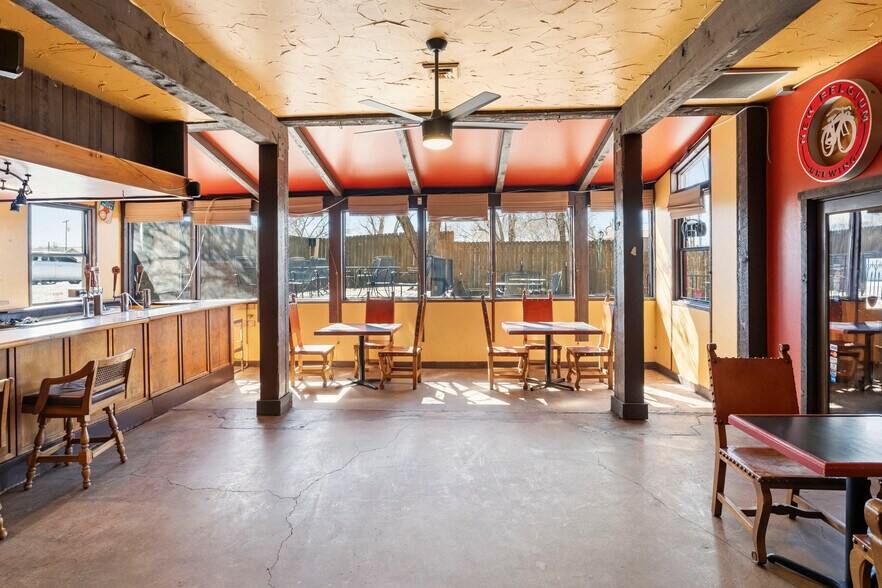 More Photos Of 8 S Grand Ave, Montrose Storefront Retail Residential For Lease