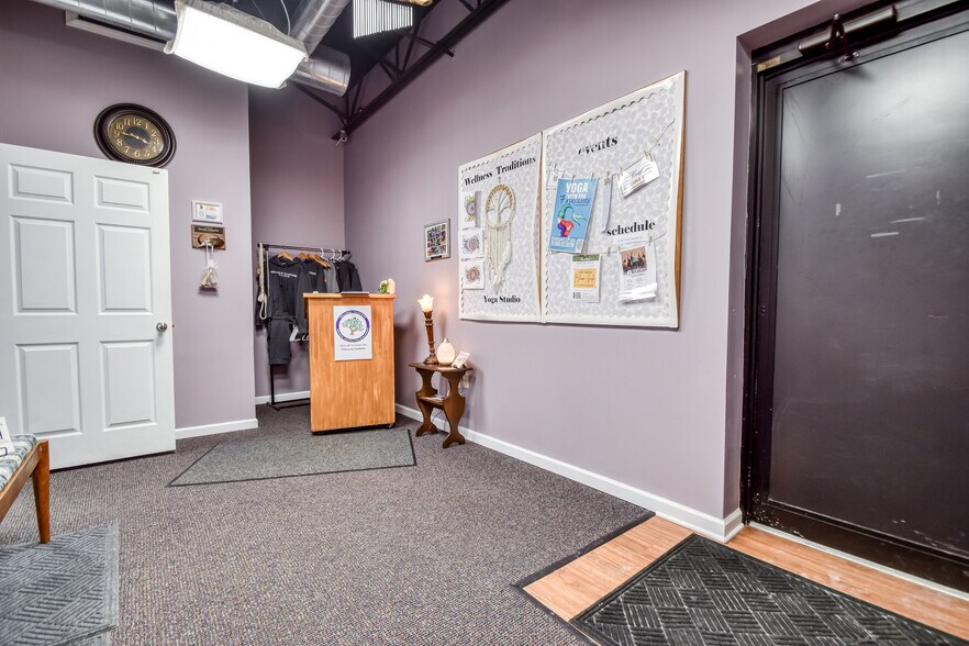 More Photos Of 1366 E 346th St, Eastlake Restaurant For Sale