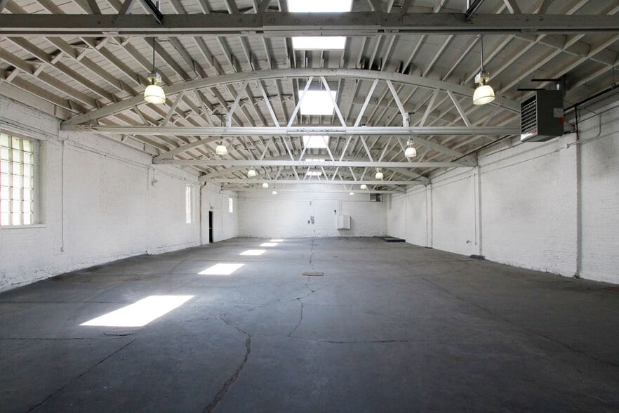More Photos Of 2101 S Peoria St, Chicago Warehouse For Lease