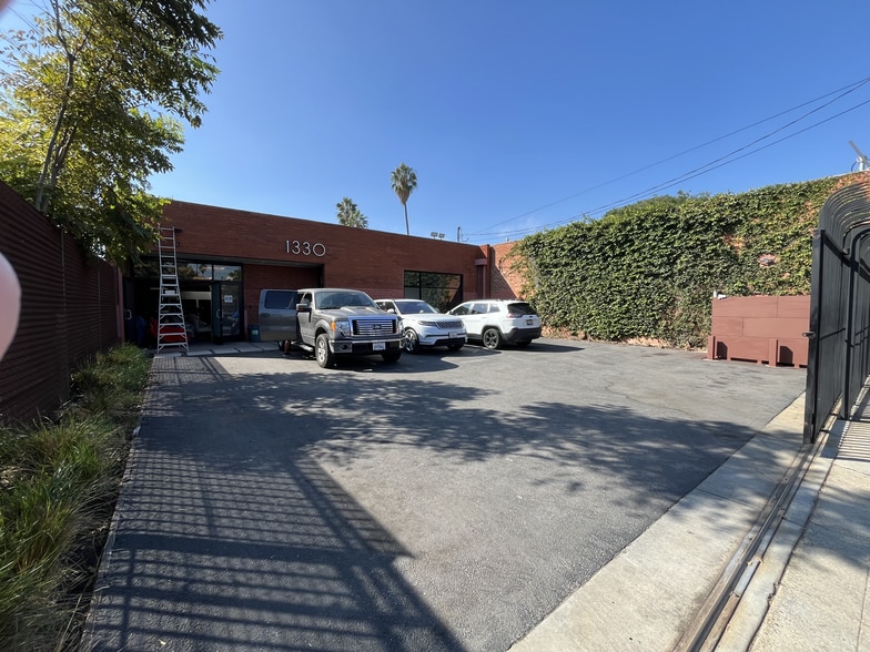 Primary Photo Of 1330 W 12th St, Los Angeles Flex For Lease