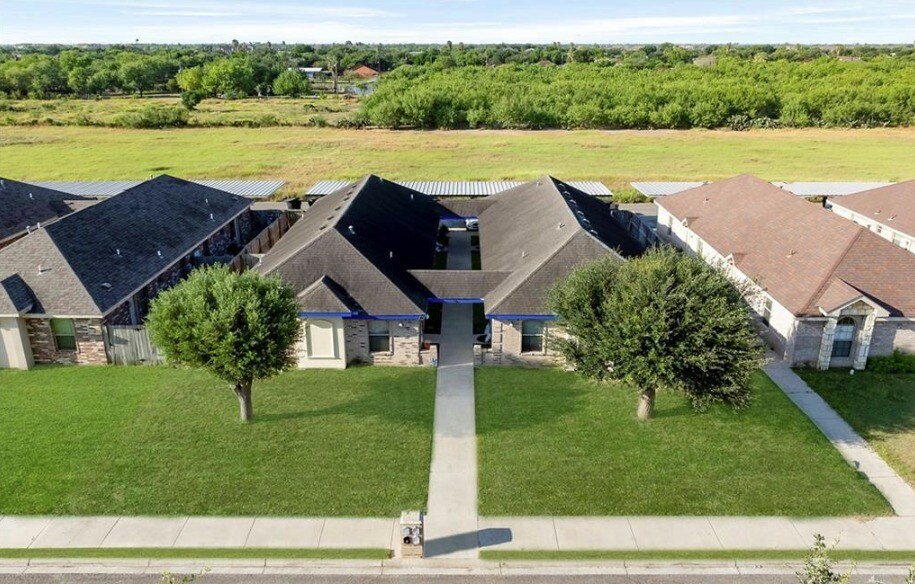 Primary Photo Of 3115 E Diamondhead Ave, Alton Multifamily For Sale