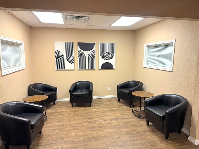 More Photos Of 128 N Church St, Jacksboro Storefront For Sale