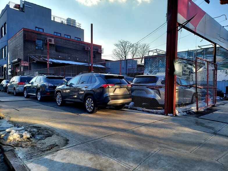 More Photos Of 1068 60th St, Brooklyn Apartments For Lease