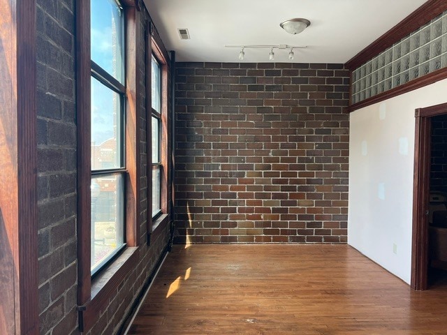 More Photos Of 118 W Clark St, Crown Point Office Residential For Lease