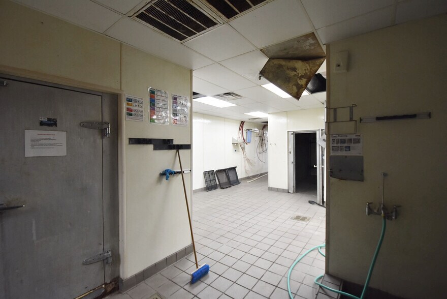 More Photos Of 64 Carriage Oaks Dr, Tyrone Restaurant For Lease