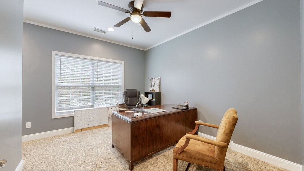 More Photos Of 239 Veterans Pky, Murfreesboro Office For Sale