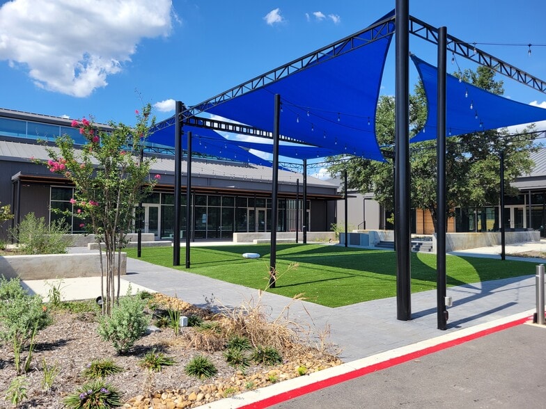 Primary Photo Of 14108 Bandera Rd, Helotes Restaurant For Lease