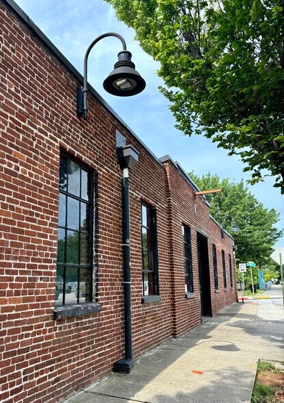 More Photos Of 655 Highland Ave NE, Atlanta Freestanding For Lease