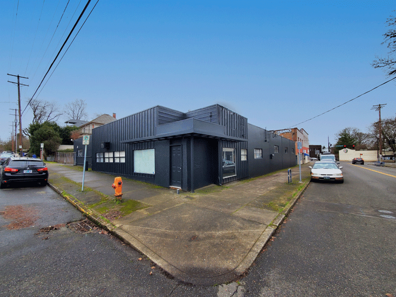 Primary Photo Of 2000 SE Madison St, Portland Loft Creative Space For Sale