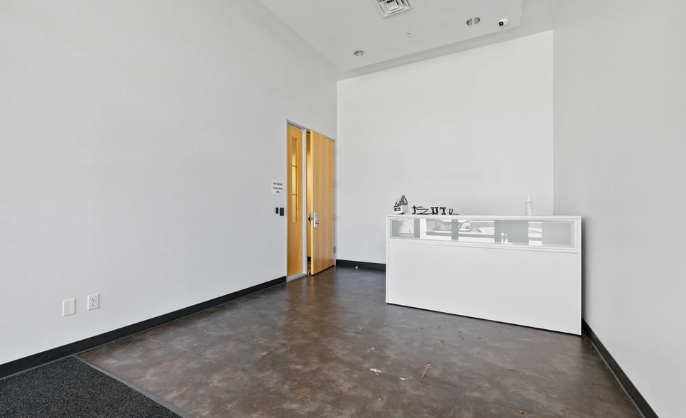 More Photos Of 6074 N Discovery Way, Boise Office For Sale