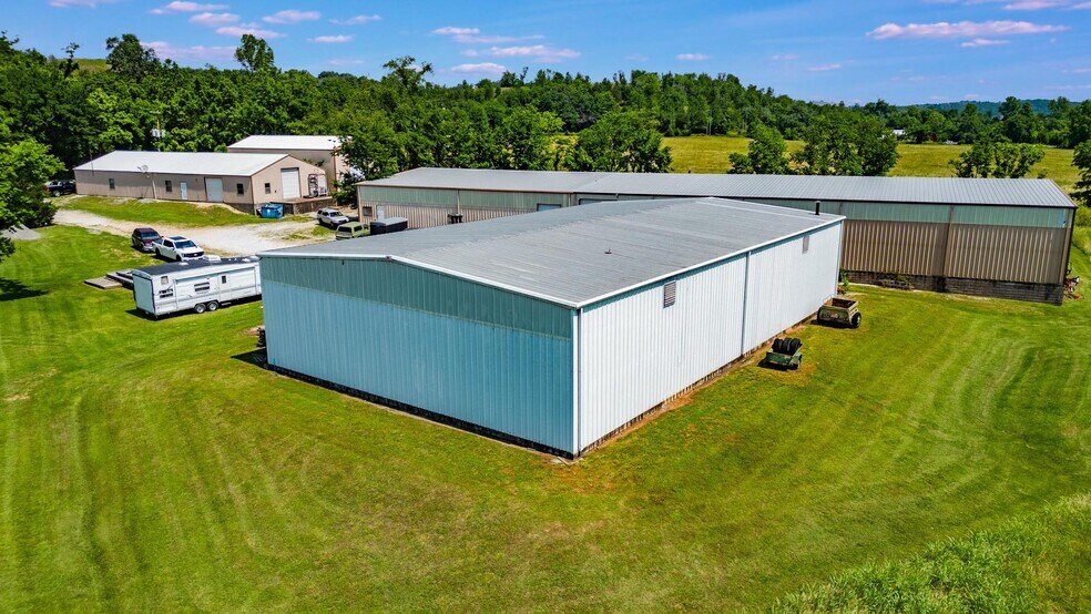 More Photos Of 12182 Peach Orchard Rd, Bentonville Warehouse For Sale