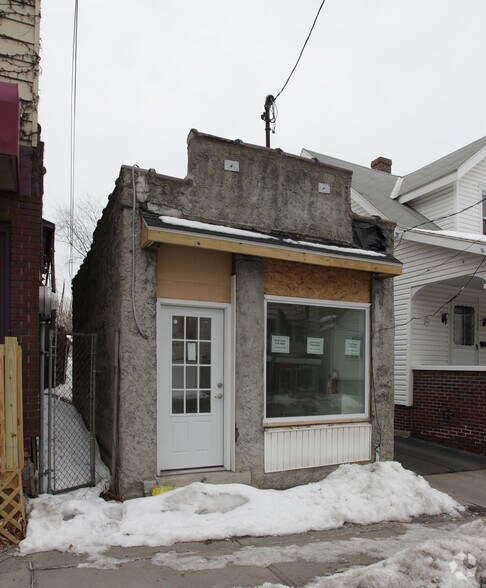 Primary Photo Of 2303 15th St, Troy Storefront For Sale