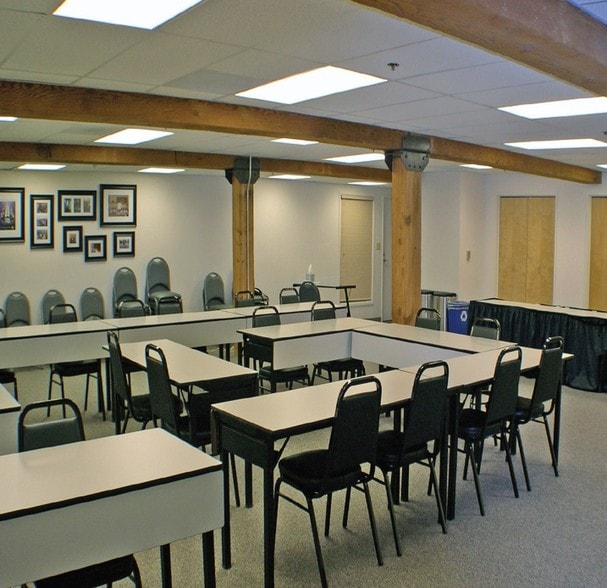 More Photos Of 4800 S Macadam Ave, Portland Office For Lease