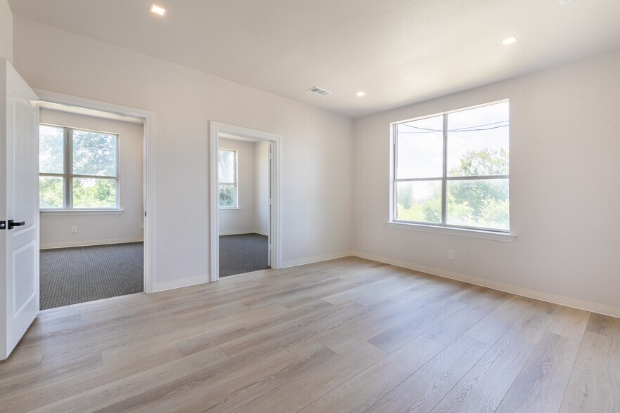 Primary Photo Of 1307 W Abram St, Arlington Office For Lease