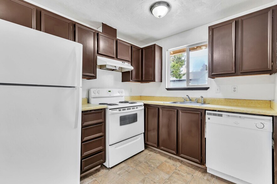 More Photos Of 3942 Ward Dr NE, Salem Apartments For Sale