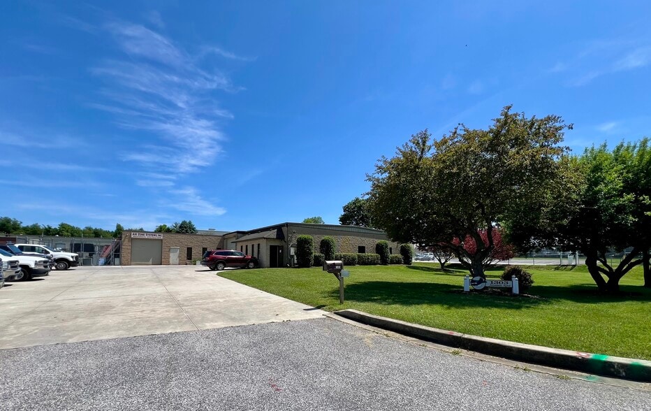 More Photos Of 1303 Avondale Rd, New Windsor Warehouse For Sale