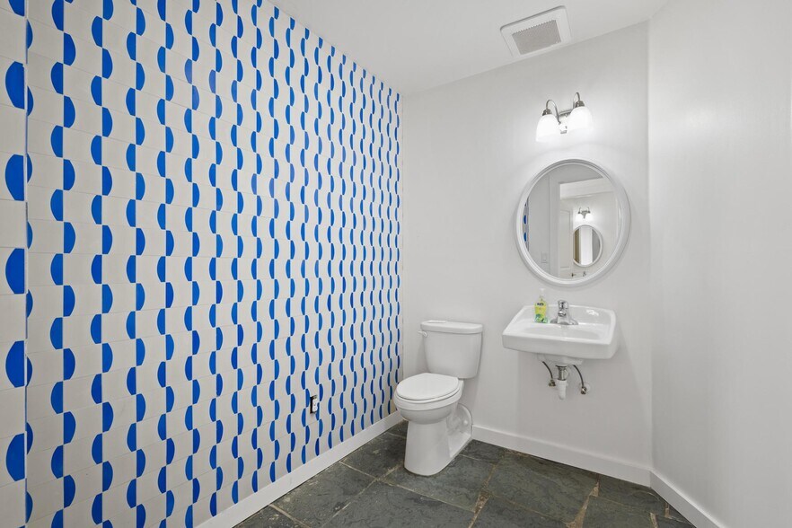 More Photos Of 810 Dodecanese Blvd, Tarpon Springs Marina For Sale