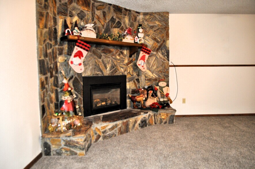 More Photos Of 1300 Crestfield Ave, Bismarck Apartments For Sale