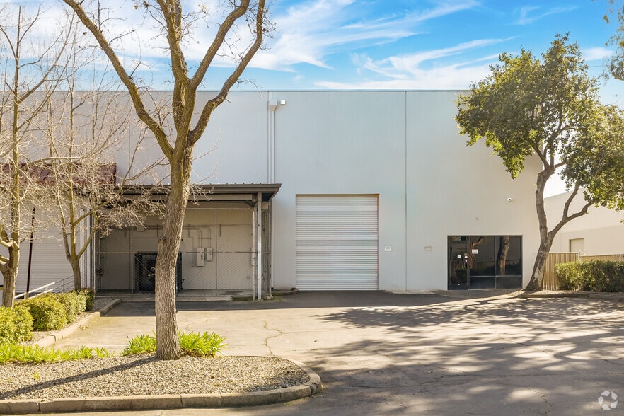 More Photos Of 11370 Sunrise Park Dr, Rancho Cordova Warehouse For Sale