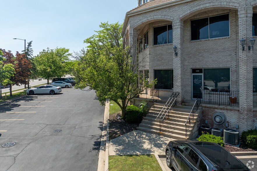 More Photos Of 1 Tiffany Pt, Bloomingdale Medical For Lease