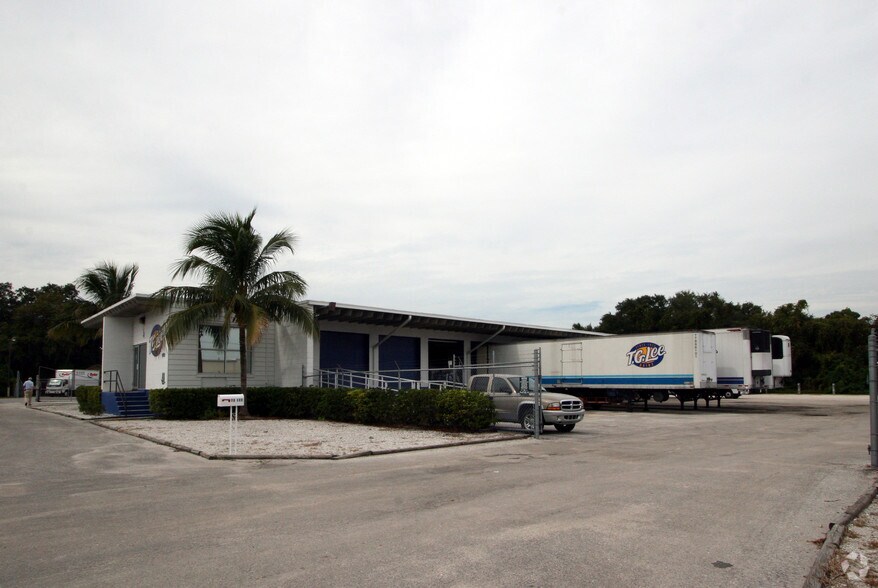 More Photos Of 1401 Whitfield Ave, Sarasota Warehouse For Lease