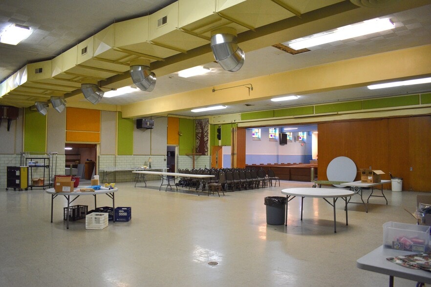 More Photos Of 400 Center Rd, Bedford Religious Facility For Sale