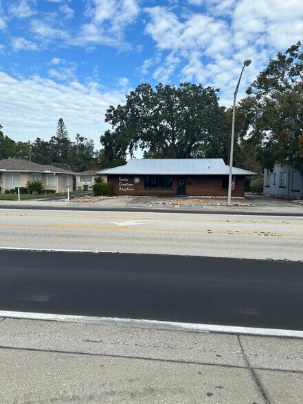 More Photos Of 3010 Manatee Ave, Bradenton Medical For Sale