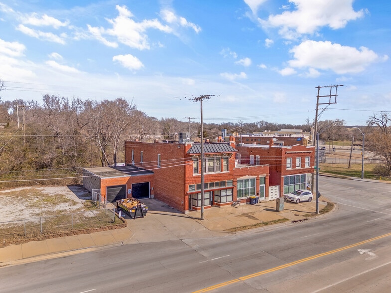 More Photos Of 2510 E 85th St, Kansas City Flex For Sale