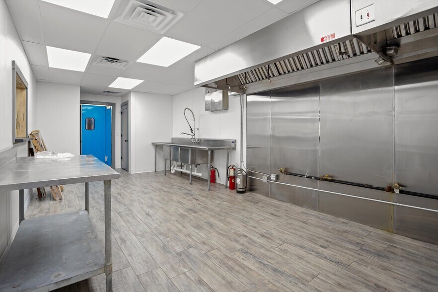 More Photos Of 6893 TX-19, Crockett Freestanding For Sale