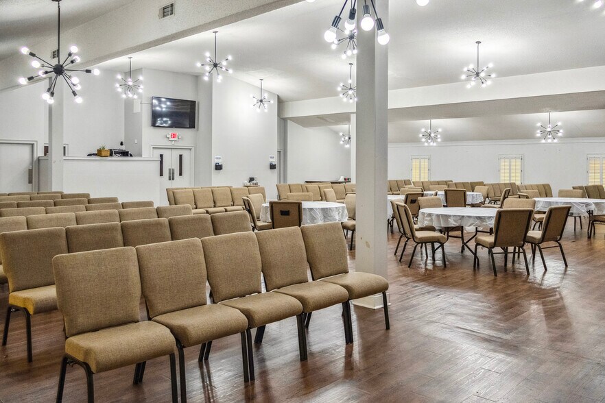 More Photos Of 4528 Rockbridge Rd, Stone Mountain Religious Facility For Sale