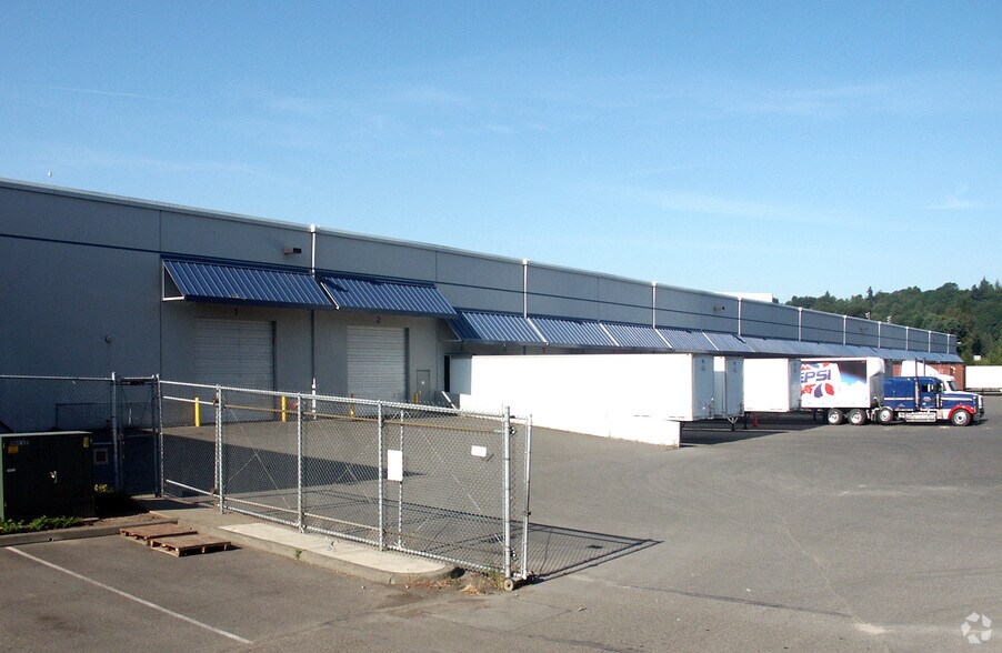 More Photos Of 555-589 Monster Rd SW, Renton Warehouse For Sale
