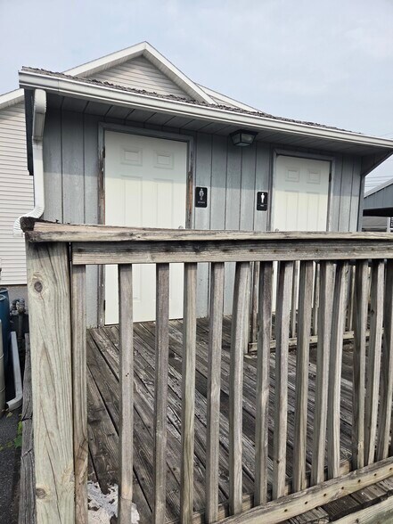 More Photos Of 695 2nd St, Highspire Freestanding For Sale