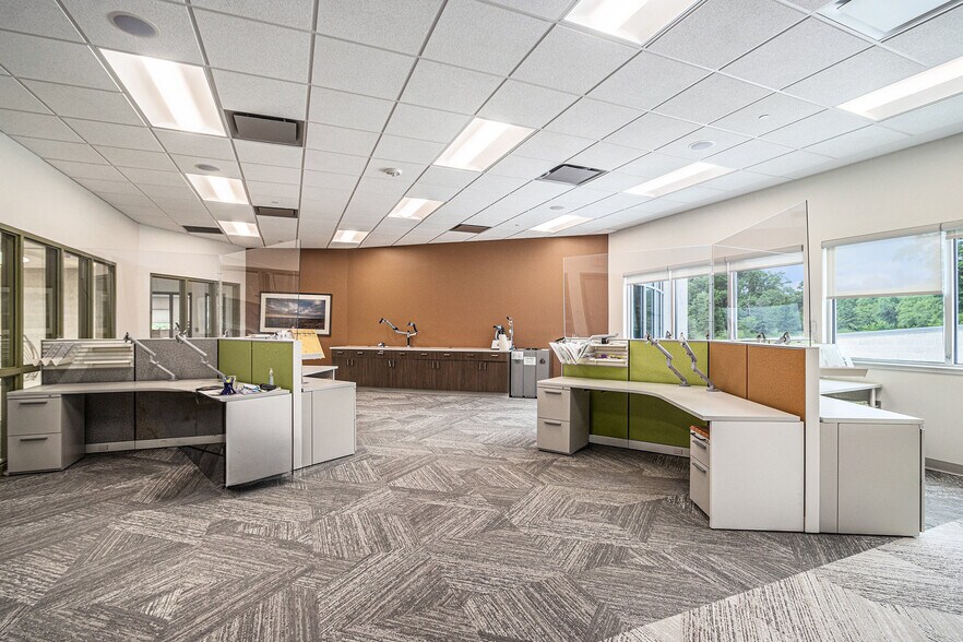 More Photos Of 1825 S Park St, Kalamazoo Medical For Lease