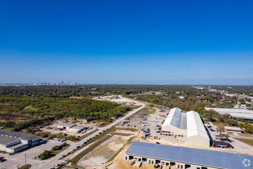 More Photos Of 5115 Shadowlawn Ave, Tampa Warehouse For Lease