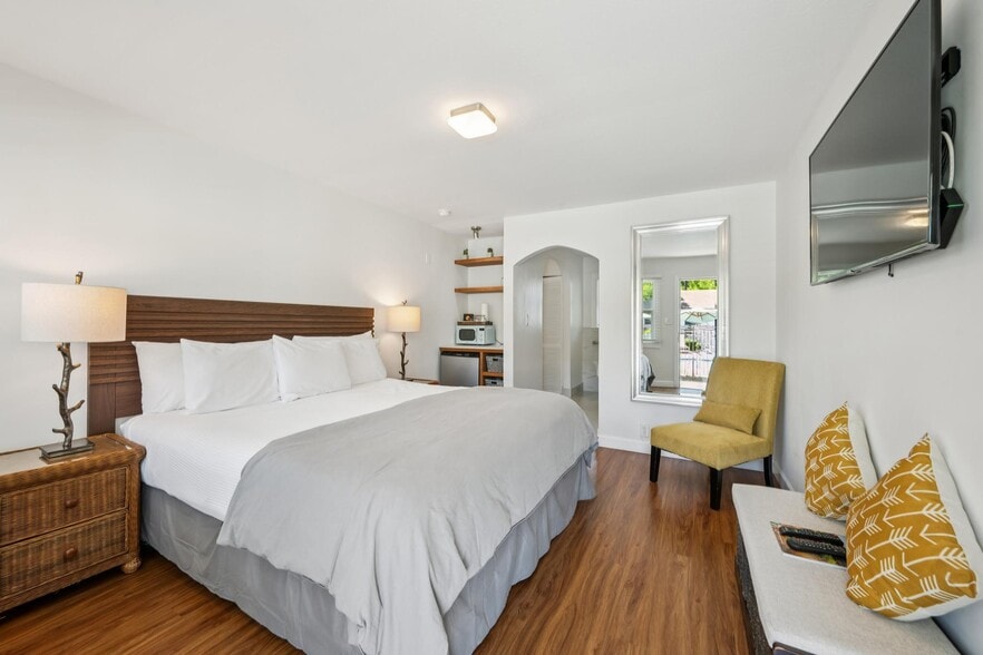 More Photos Of 1623 Lake St, Calistoga Hotel For Sale