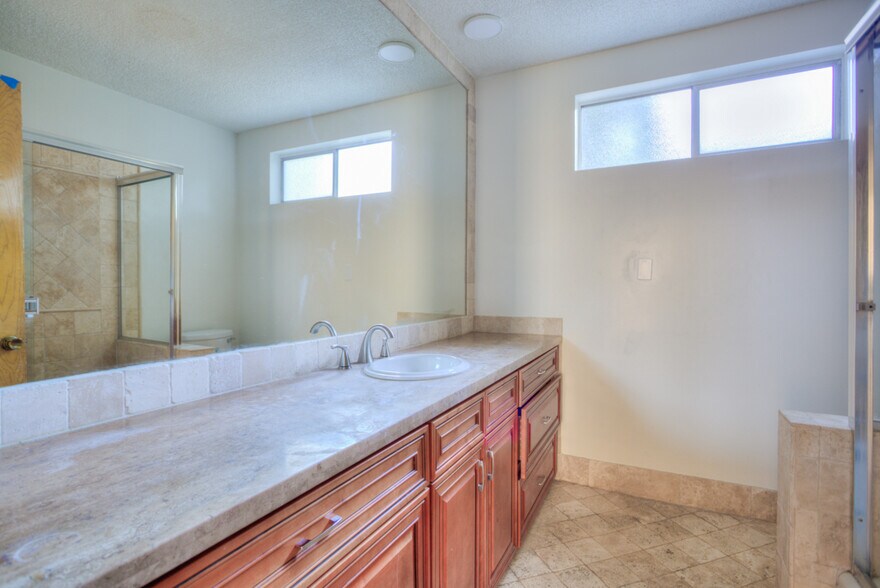 More Photos Of 695 S Norton Ave, Los Angeles Apartments For Sale