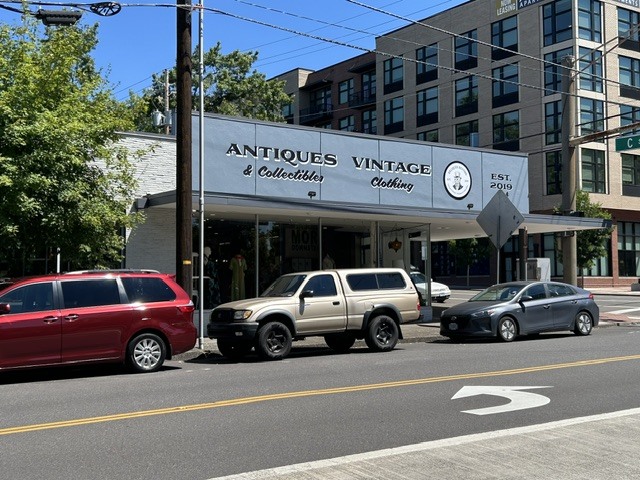 More Photos Of 1001-1005 Broadway St, Vancouver Freestanding For Lease