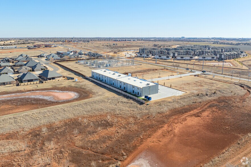 More Photos Of 4009 NW 164th St, Edmond Industrial For Sale