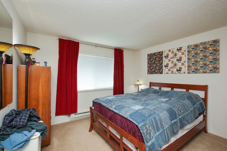 More Photos Of 2200 Village Ct, Belmont Apartments For Sale