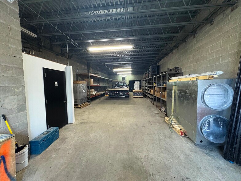 More Photos Of 3858 11th St, Long Island City Warehouse For Lease