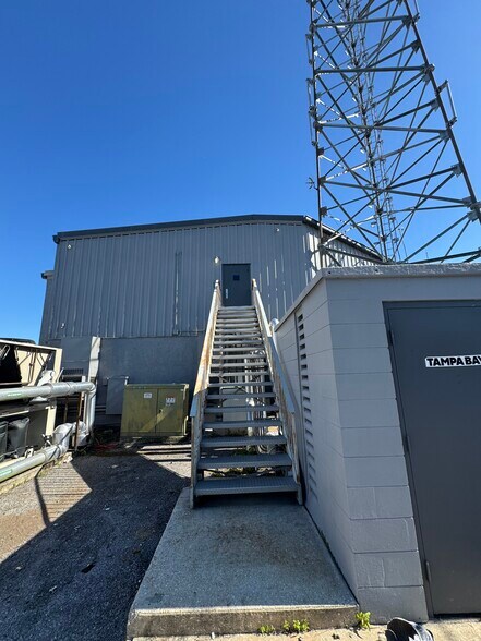 More Photos Of 365 105th Ter NE, Saint Petersburg Specialty For Lease