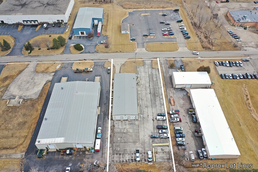 More Photos Of 1820 Circuit Dr, Round Lake Beach Warehouse For Lease