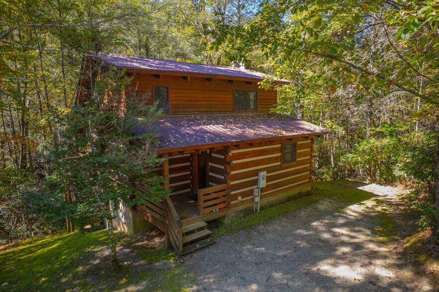 More Photos Of 1105 Fall Creek Rd, Purlear Specialty For Sale